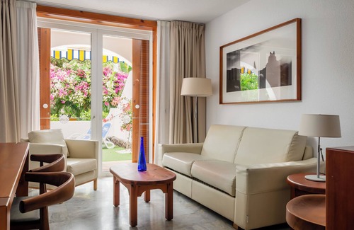 El Madronal Hotel | Ideal Stay at Aparthotel Parque Santiago III with Pool & Spa