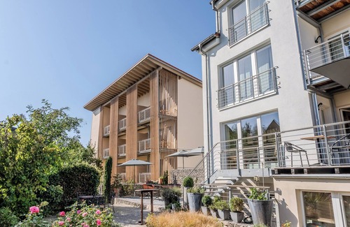 Parsberg Apartment | Experience Green Design at Aparthotel Parsberg with Ocean Views