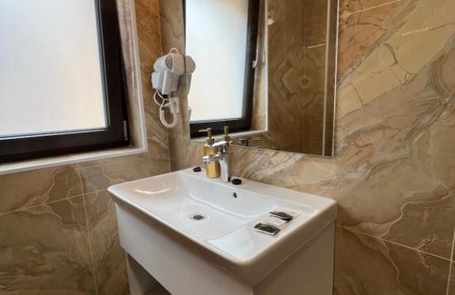 Cluj County Apartment | Family-Friendly Stay at Aparthotel Plevnei5 - 8/10 Rated