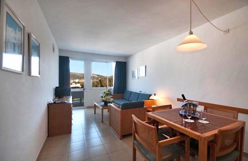 Palmanova Apartment | Oceanfront Aparthotel Ponent Mar with Spa & Hot Tub