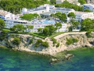 Palmanova Apartment | Oceanfront Aparthotel Ponent Mar with Spa & Hot Tub