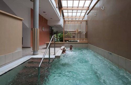 La Lechere Apartment | Pet-Friendly Appart'hôtel Rive Droite with Spa & Breakfast