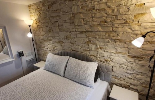 Kaunas Apartment | Cozy House Studio with Convenient Parking & High Ratings
