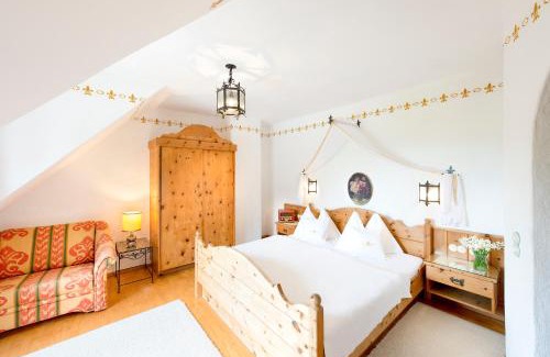 Michaelerberg Hotel | Pet-Friendly Hotel Schloss Thannegg with Ocean View Pool