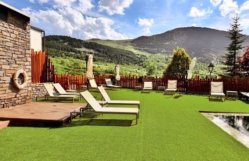 Taull Apartment | Pet-Friendly Aparthotel Siente Boí & Spa with Pool Access