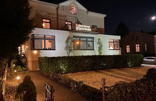 Lubeck City Centre Bed & Breakfast | Unwind at ApartHotel Stadtpark with Oceanfront Views