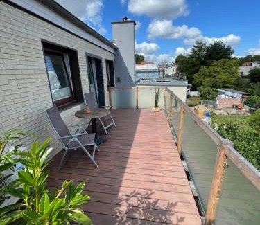 Lubeck City Centre Bed & Breakfast | Unwind at ApartHotel Stadtpark with Oceanfront Views