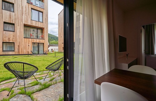 Pec pod Snezkou Apartment | Explore Svatý Vavřinec: Pet-Friendly Retreat with Spa