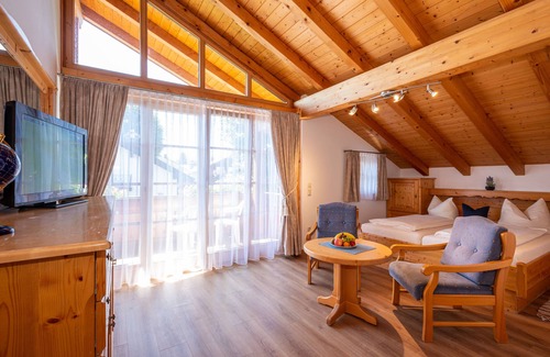 Murnau am Staffelsee Hotel | Discover Aparthotel Werdenfels: Spa, Pool & Ocean Views