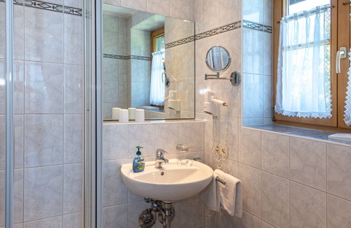 Murnau am Staffelsee Hotel | Discover Aparthotel Werdenfels: Spa, Pool & Ocean Views