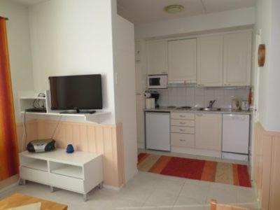 Akaslompolo Apartment | Family-Friendly Stay at Aparthotel YlläStar with Hot Tub