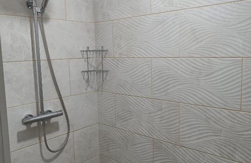 Narva Apartment | Family-Friendly APARTHOTEL with Hot Tub and Kitchen