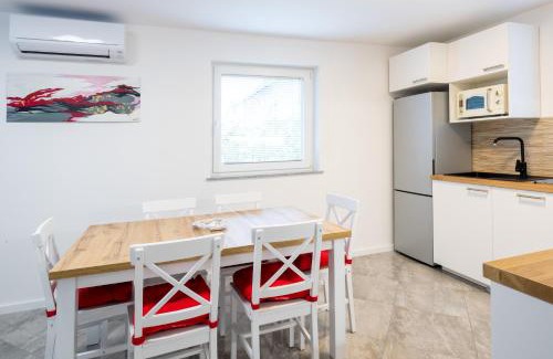 Zirovnica Apartment | Pet-Friendly Aparthouse Jana Breg with Oceanfront Views
