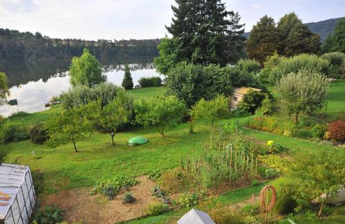 Zupanovice Apartment | Oceanfront Family Retreat at Apartmá u Hovorků - 9.1/10!