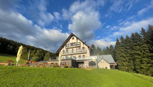 Rokytnice nad Jizerou Apartment | Premier Stay at Apartmán 17 with Pool & Family Amenities