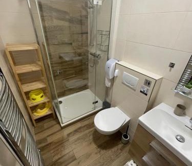 Rokytnice nad Jizerou Apartment | Premier Stay at Apartmán 17 with Pool & Family Amenities