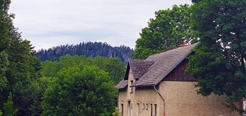 Zdonov Apartment | Pet-Friendly Retreat at Apartmán 33 - Rated 9/10 by Guests