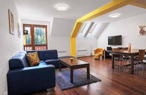 Donovaly Apartment | Top-Rated Apartment 44: Family-Friendly with Dining Options