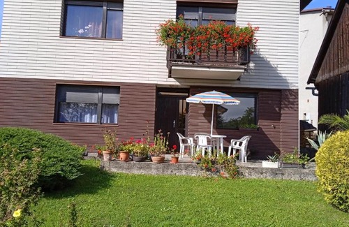 Nemce House | Cozy Escape 6 km from Banská Bystrica with Hot Tub
