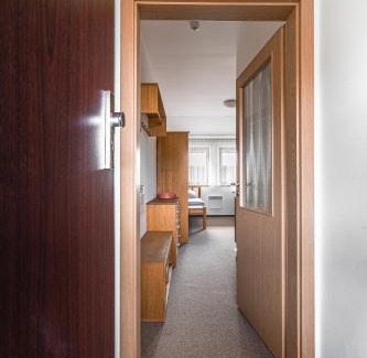Sedlec-Prcice Apartment | Cozy Apartment A5 for 3 - Monínec with Pool & Ocean View