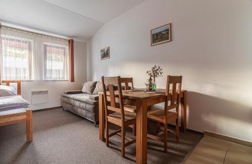 Sedlec-Prcice Apartment | Cozy Apartment A5 for 3 - Monínec with Pool & Ocean View