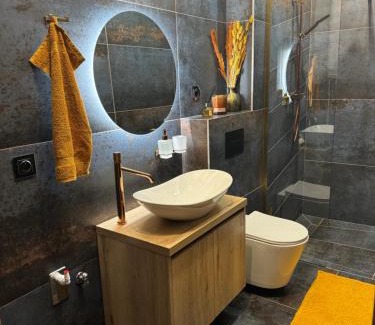 Mecholupy House | Top-Rated Apartmán Alfa: Family-Friendly with Kitchen!