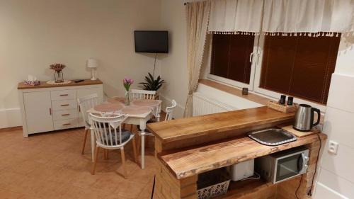 Frantiskovy Lazne Apartment | Family-Friendly Stay at Apartmán Anglický roh - Rated 9.4
