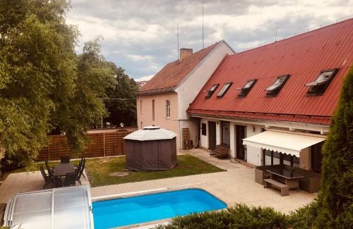 Bystrice nad Pernstejnem Apartment | Elegant Escape at Apartmán Pod Kaštany - Rated 9.2/10