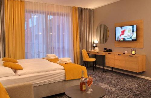 Besenova Apartment | Delightful Stay at Apartmán GOLD Akvamarín with Pool & Hot Tub