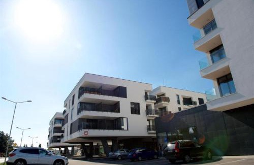 Trencin Apartment | Pet-Friendly Comfort at Apartmán Greenbay Golf – Rated 9.4