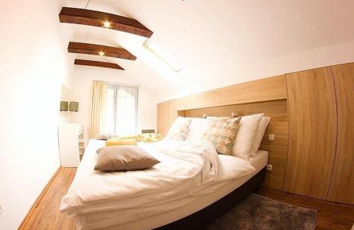 Ruzomberok Apartment | Pet-Friendly Zlatý Apartmán with Oceanfront Views