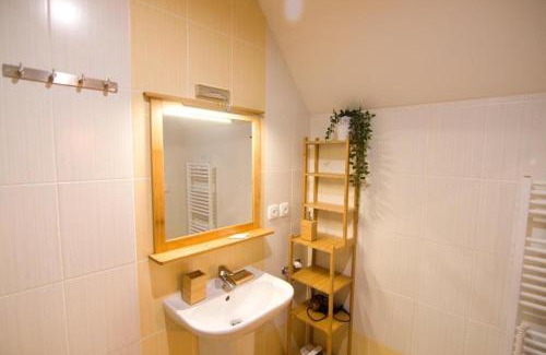 Ruzomberok Apartment | Pet-Friendly Zlatý Apartmán with Oceanfront Views