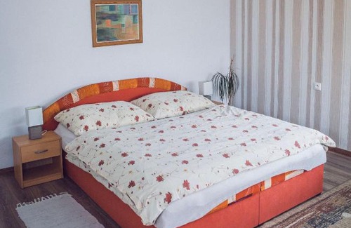 Ivachnova Apartment | Relax at Apartmán Holiday 93: Family-Friendly Retreat