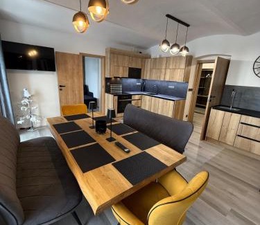 Zacler Apartment | Apartmán Horský Sklípek