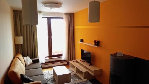 Strbske Pleso Apartment | Exceptional Apartmán Hory: Family-Friendly with Hot Tub