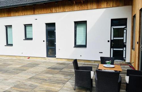 Cerna V Posumavi Apartment | Serene Apartmán Jestřábí Lipno with Oceanfront Amenities