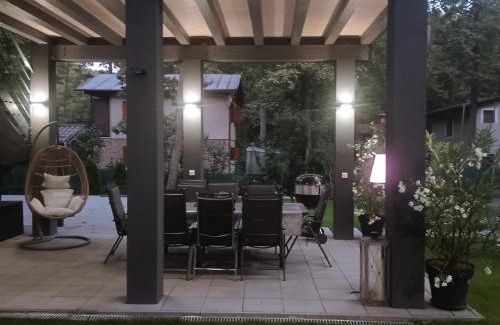 Sastin Apartment | Top-Rated Apartmán Kocka na Poschodí with Hot Tub Access