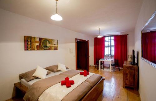 Olomouc Apartment | Cozy Stay at Apartmán Mariánská 5 - Pet and Child Friendly