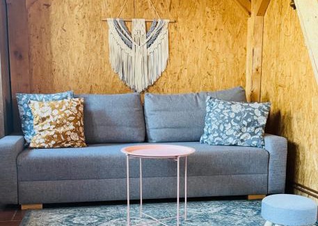 Oparno Apartment | Pet-Friendly Stay at Ubytování na Ranči pod Lovošem