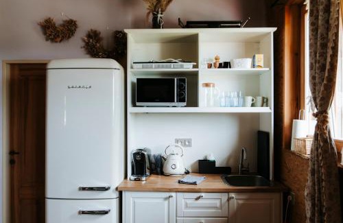 Oparno Apartment | Pet-Friendly Stay at Ubytování na Ranči pod Lovošem