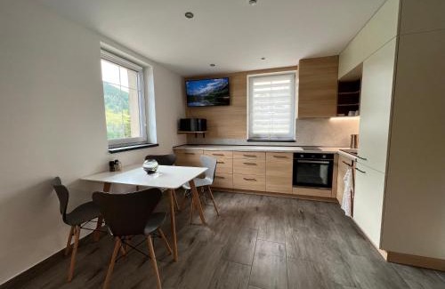 Velka Upa Apartment | Pet-Friendly Comfort at Apartmán Nad Úpou - Rated 10/10