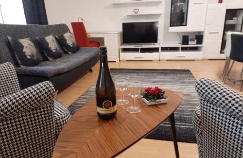 Karlovy Vary Apartment | Pet-Friendly Apartmán Nad Kolonádou with Breakfast Included