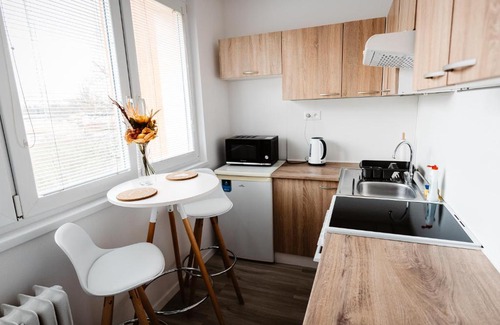 Zapad Apartment | Convenient Stay at Apartmán Nová Nemocnica, 10 Min to Center