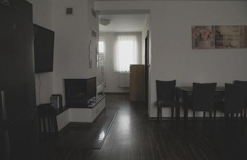 Pasohlavky Apartment | Comfortable Stay at Apartmán Pasohlávky with Pool & Dining