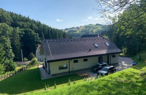 Vrchlabi Apartment | Top-Rated Apartment Peklo: Family-Friendly Retreat Awaits