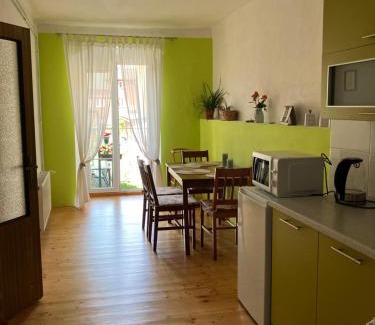 Javornik Apartment | Discover Apartmán Pod Jánským Vrchem: Pet-Friendly Retreat
