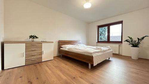 Slavkov u Brna Apartment | Cozy Apartment Near the Castle - Pet and Child Friendly