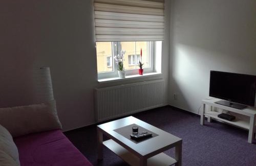 Benesov nad Ploucnici Apartment | Pet-Friendly Apartmán Prefa with Top Guest Ratings