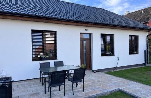 Trebon Apartment | Inviting Stay at Apartmán Rozárie - Pet Friendly & Family-Friendly