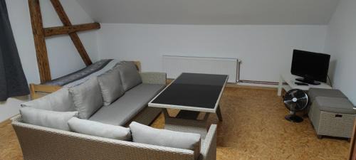 Varnsdorf House | Family-Friendly Stay at Apartmán u Šálku with Pool Access